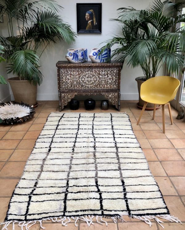 Vintage from the 1960s Material Wool Dimensions Length: 270 Centimetres; Width: 158 Centimetres Description Beautiful Antique Azilal Rug Handwoven Moroccan Berber Rug In Grey Balck Checkerboard Design Super Wool Quality Pile Rug Large Size 158x270cm